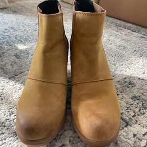 Sorel Women's Tan Chelsea Wedge Boots